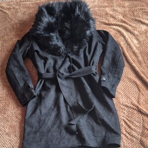 Elegant Black Trench Coat With Faux Fur Removable Collar.